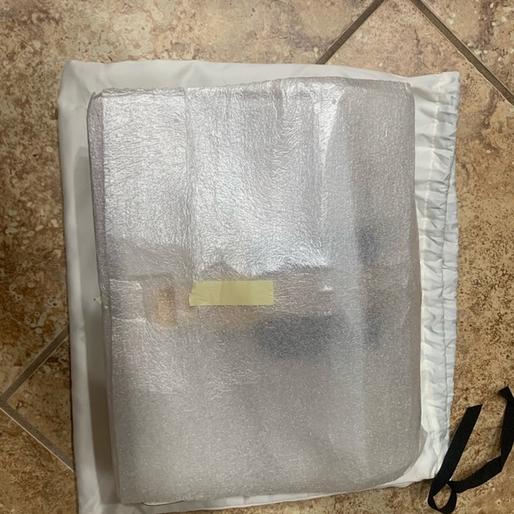 New - Gucci Sylvie Bianca Shoulder Bag in Leather with Golden Hardware - Picture 2 of 9